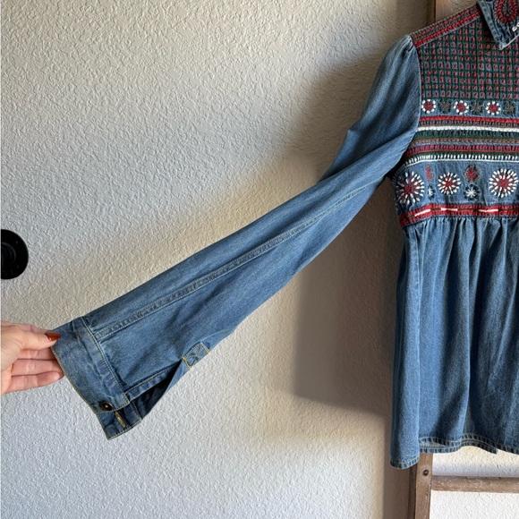 Alice + Olivia Karly Embroidered Denim Babydoll top sz: XS NWT - Picture 5 of 12